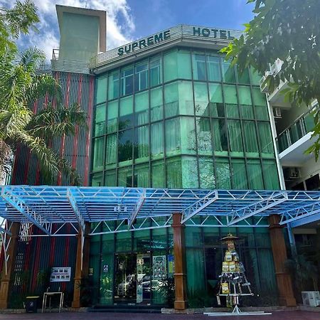 Supreme Hotel Rangum Exterior foto